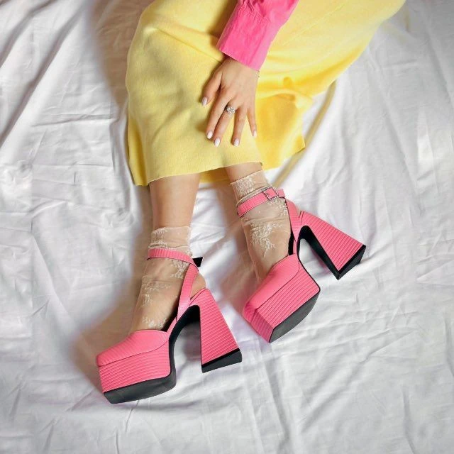 Туфли с носками