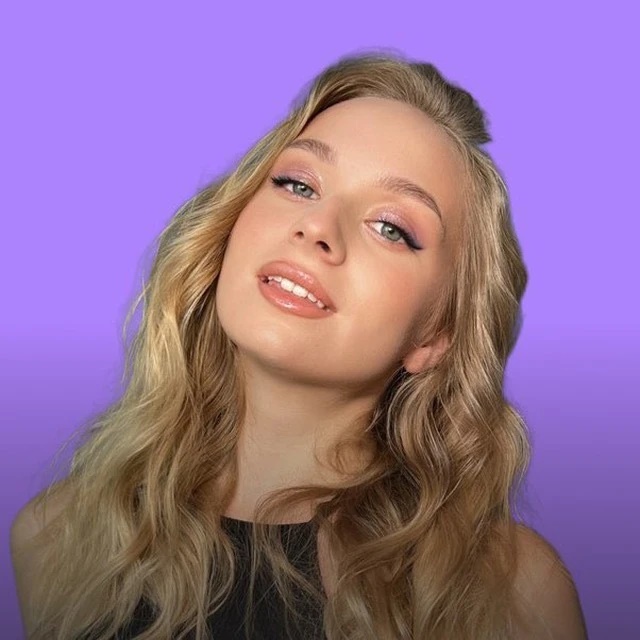 Даша|Мать чат-ботеров