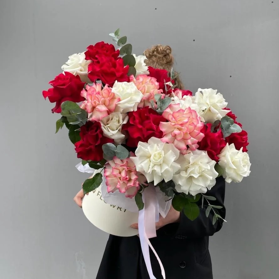 Flowry - цветы с доставкой Саратов