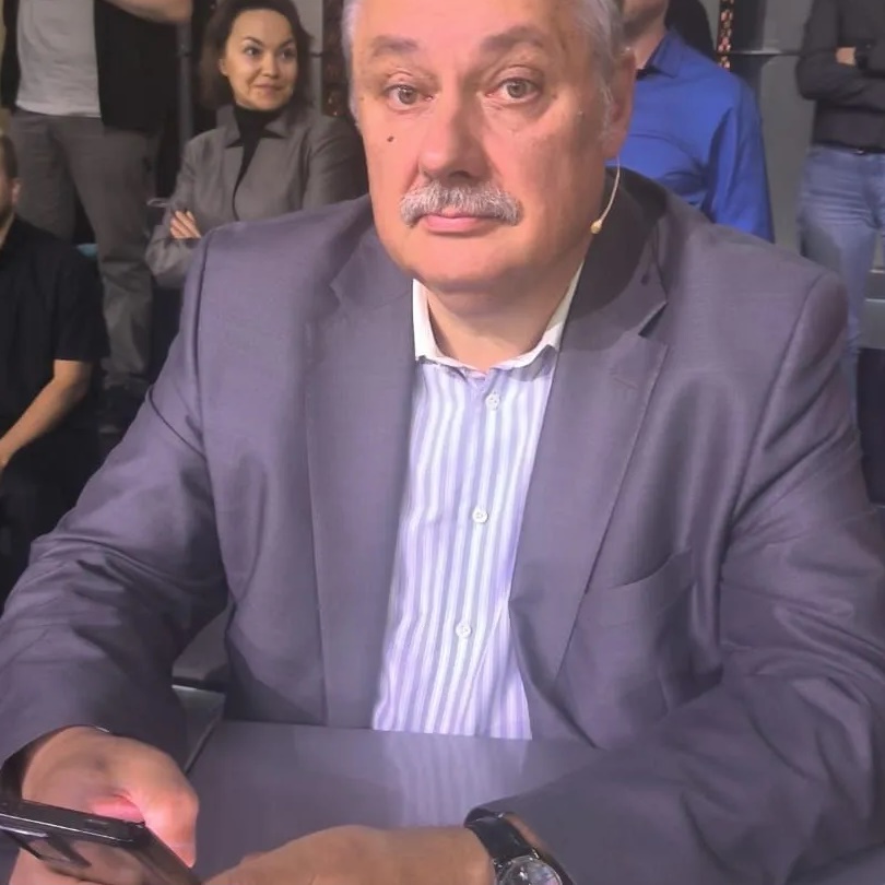 Аватар канала Профессор смотрит в мiръ. Авторский Анонимный канал Дмитрия Евстафьева
