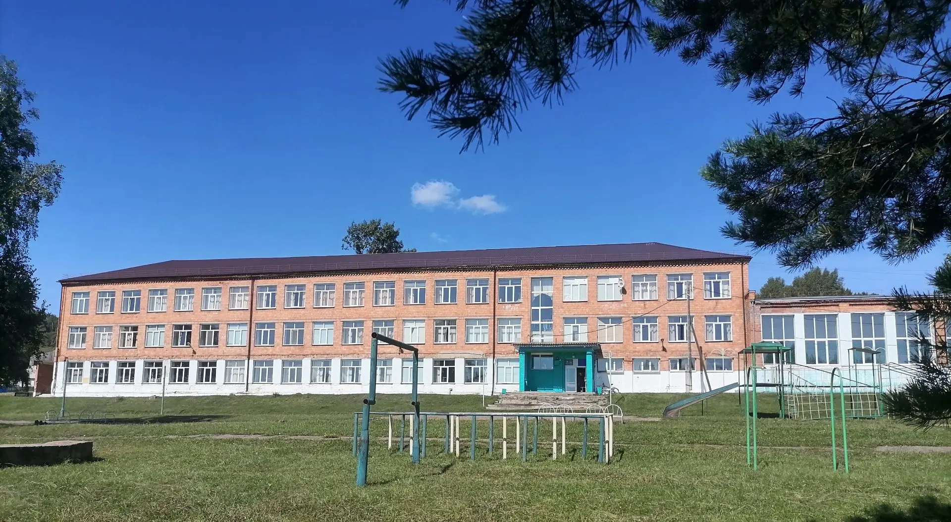 МБОУ "Приморская СШ им. Героя Советского Союза М.А. Юшкова"