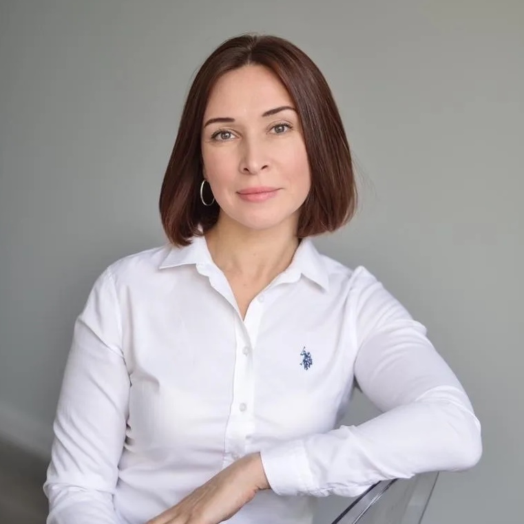 Елена Комарова