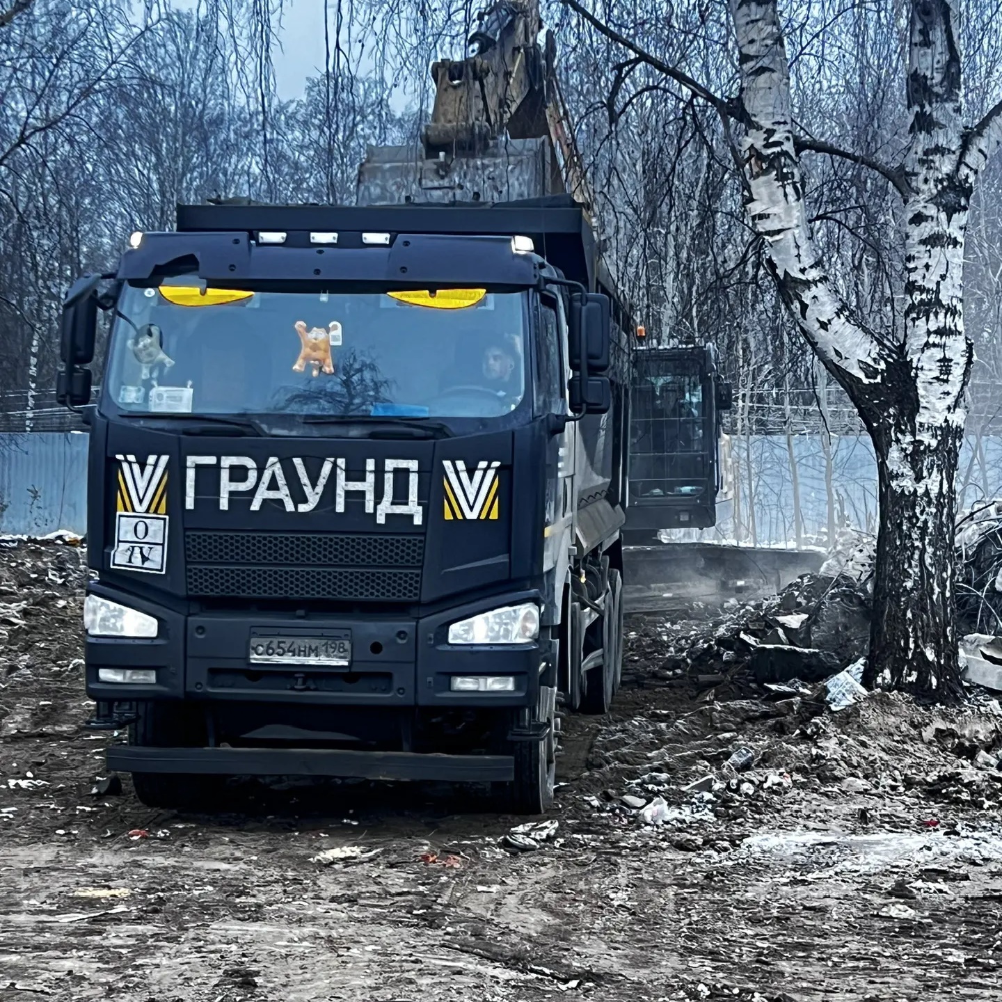 Вывоз грунта, отходов- СПб